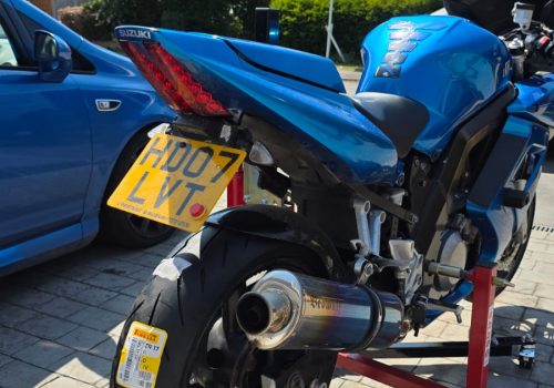 Mobile Motorbike tyre change for customers who love their bikes our experts take full care while we work on your bikes